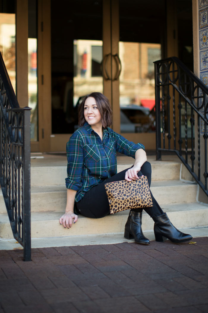 how to wear leopard and plaid